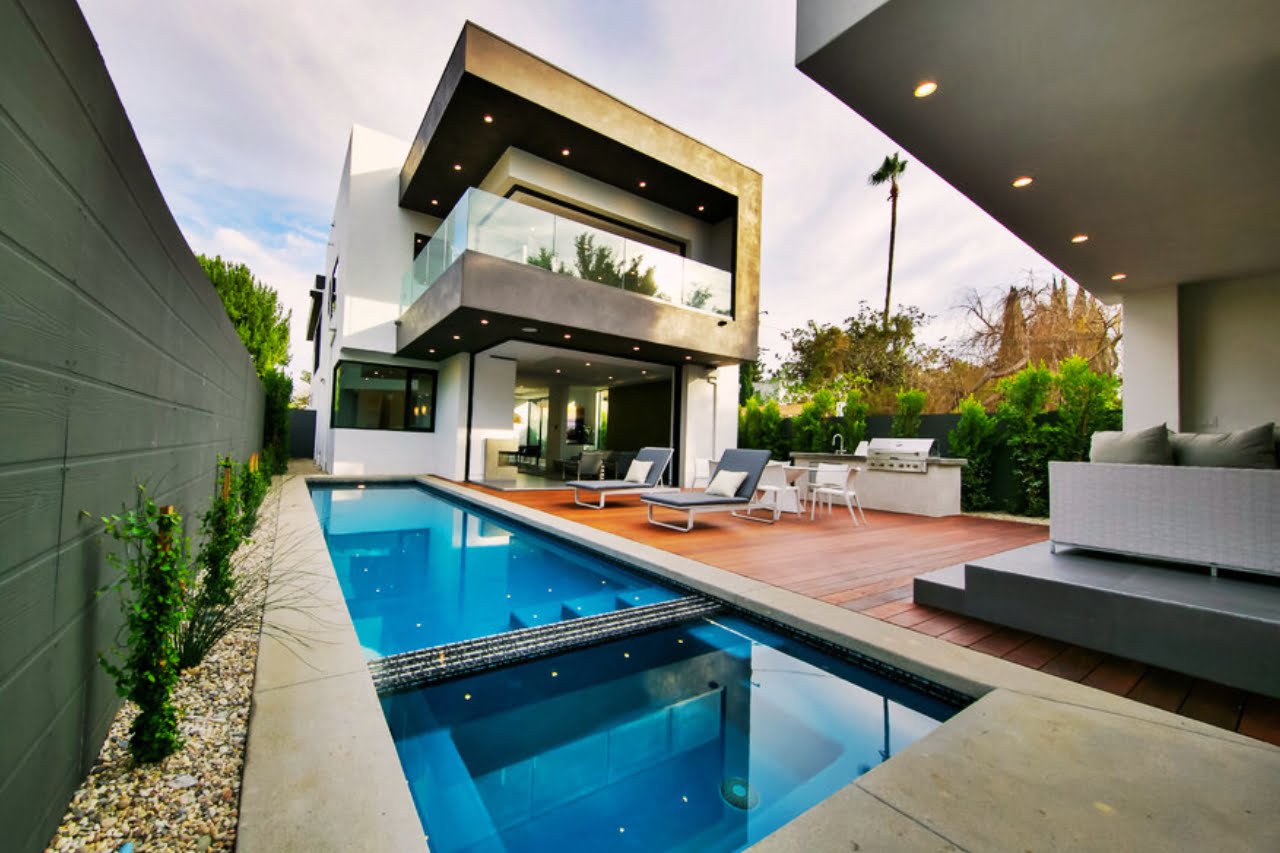 Precast & Custom Plunge Pool Builders In Chirn Park