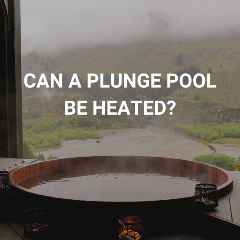 heated plunge pool, water evaporating with a a beautiful view on fields on the Gold Coast
