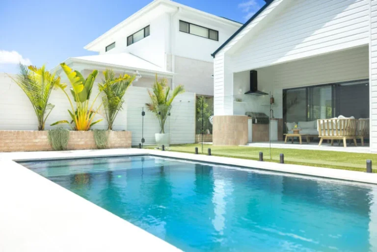 Plungie Max pool fitting perfectly in a small courtyard.